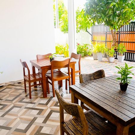 Mario Family Villa And Restaurant Negombo Esterno foto