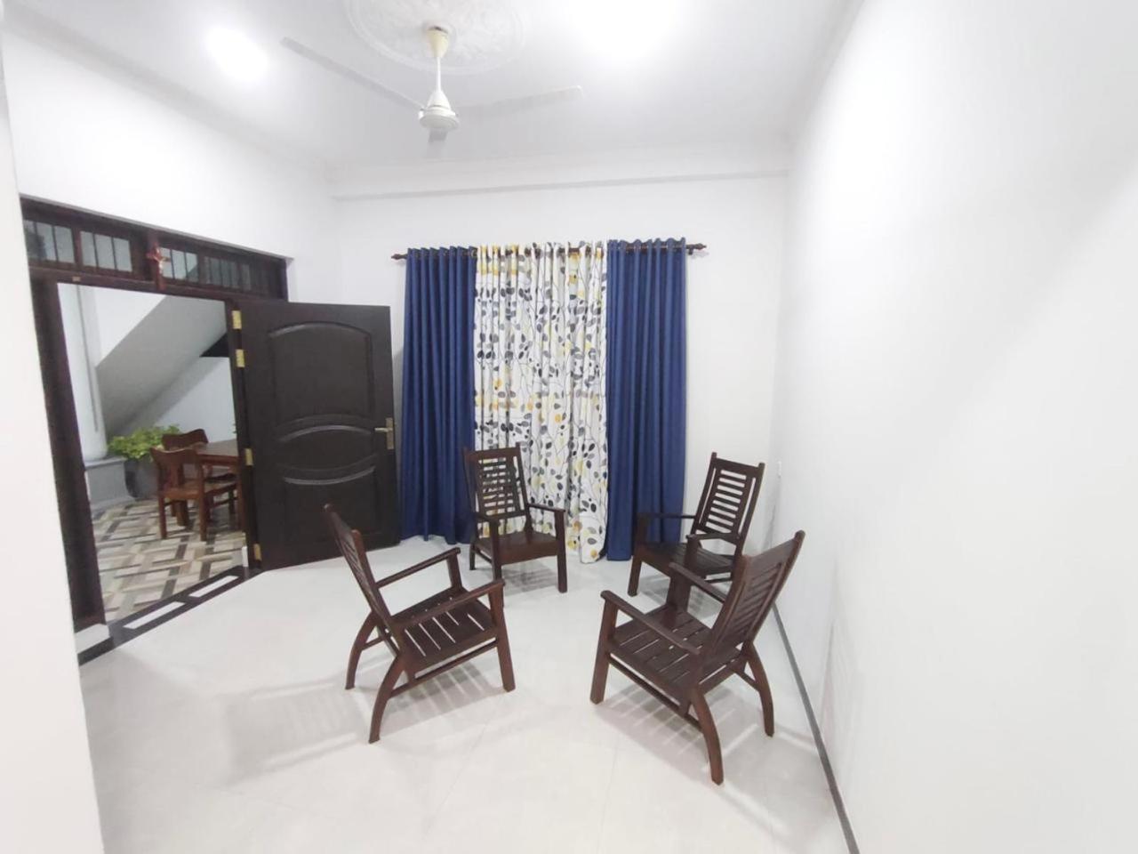Mario Family Villa And Restaurant Negombo Esterno foto