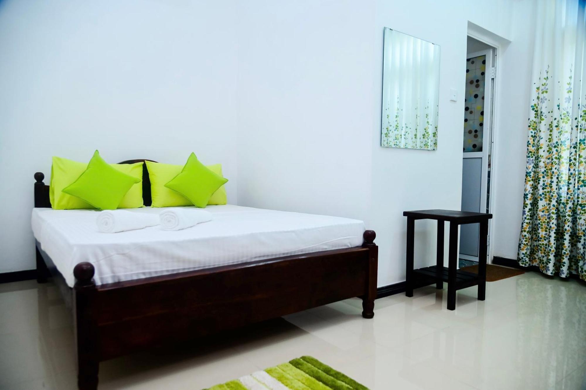 Mario Family Villa And Restaurant Negombo Esterno foto