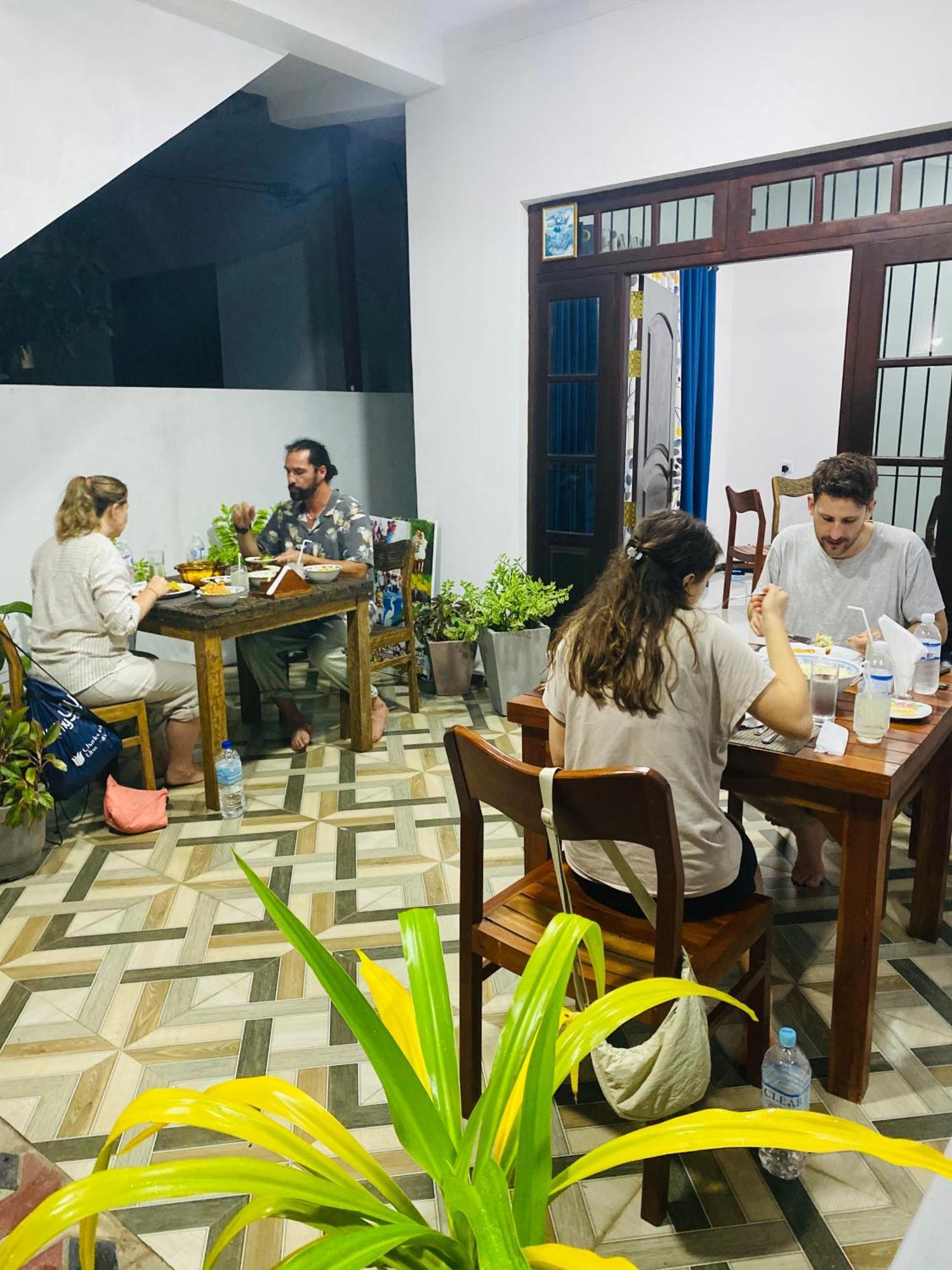 Mario Family Villa And Restaurant Negombo Esterno foto